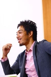 西田亮介 / 社会学者。 立命館大学大学院先端総合学術研究科特別招聘准教授。1983年京都生まれ。慶應義塾大学総合政策学部卒。同大学院政策・メディア研究科修士課程修了。同大学院政策・メディア研究科後期博士課程単位取得退学。同大学院政策・メディア研究科助教、(独)中小機構経営支援情報センターリサーチャー、東洋大学、学習院大学非常勤講師等を経て現職。