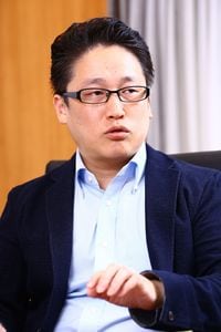 城繁幸 / 人事コンサルティング「Joe’s Labo」代表取締役。 1973年生まれ。東京大学法学部卒業後、富士通入社。2004年独立。人事制度、採用等の各種雇用問題において、「若者の視点」を取り入れたユニークな意見を各種メディアで発信中。