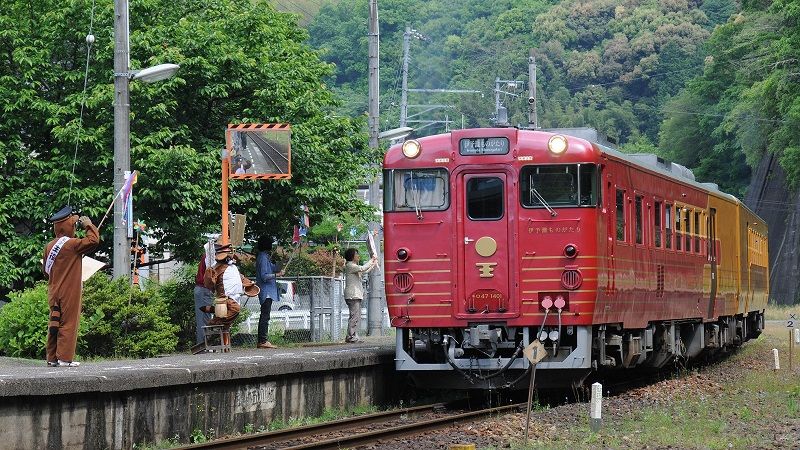 2代目に継承 Jr四国 伊予灘ものがたり の秘訣 特急 観光列車 東洋経済オンライン 社会をよくする経済ニュース