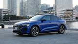 1099万円～で販売されるQ8 e-tron。写真はなだらからルーフラインを持つSportback（写真：アウディ・ジャパン）