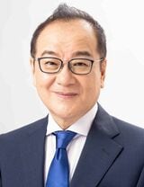 本間正人（ほんま・まさと）京都芸術大学客員教授「教育学」を超える「学習学」の提唱者であり、「楽しくて、即、役に立つ」参加型研修の講師としてアクティブ・ラーニングを30年以上実践。誰もが最新学習歴を更新し続ける「学習する地球社会（Learning Planet 2050）のビジョン」を創ることをライフワークとしている。また教員、研修講師、コンサルタントなどを対象に学習学に基づく、楽しく学ぶプログラムの進行役「ライブ・エデュテイナー」養成講座も行っている（写真：本人提供）