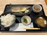 鯖の塩焼き定食（筆者撮影）