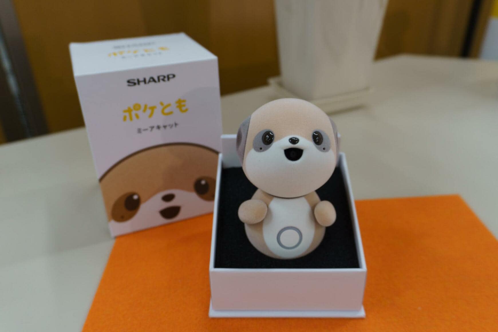 画像 | ロボホン9年の知見と最新LLMが生んだ3万9600円の手のひら