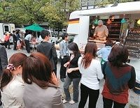 昼食難民の救世主、移動販売車「ネオ屋台村」のオキテ