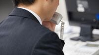 若手の電話対応が｢テルハラ｣になる日本の大問題 海外では想定できない日本企業独特の問題に