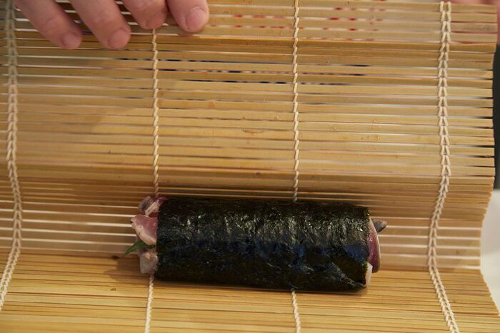  「しめさばの海苔巻き」の出来上がり！