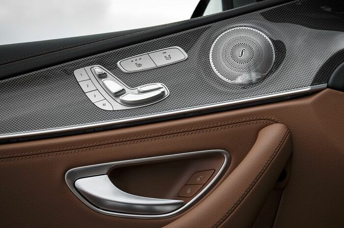 メルセデス・ベンツ E400 4マチック｜Mercedes-Benz E400 4MATIC