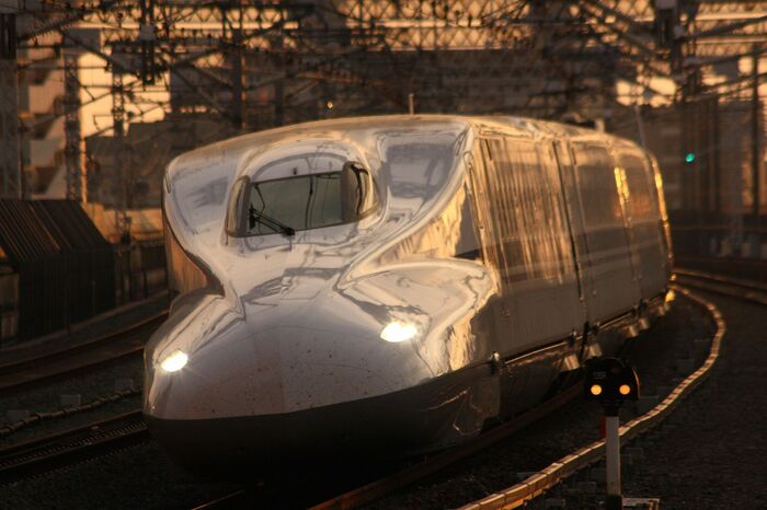 夕暮れの浜松付近を疾走するN700