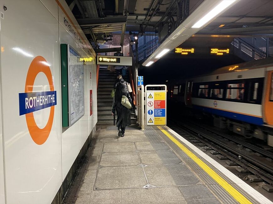 ロンドン・オーバーグラウンドのロザーハイズ駅。トンネルはここから掘り始められた（筆者撮影）