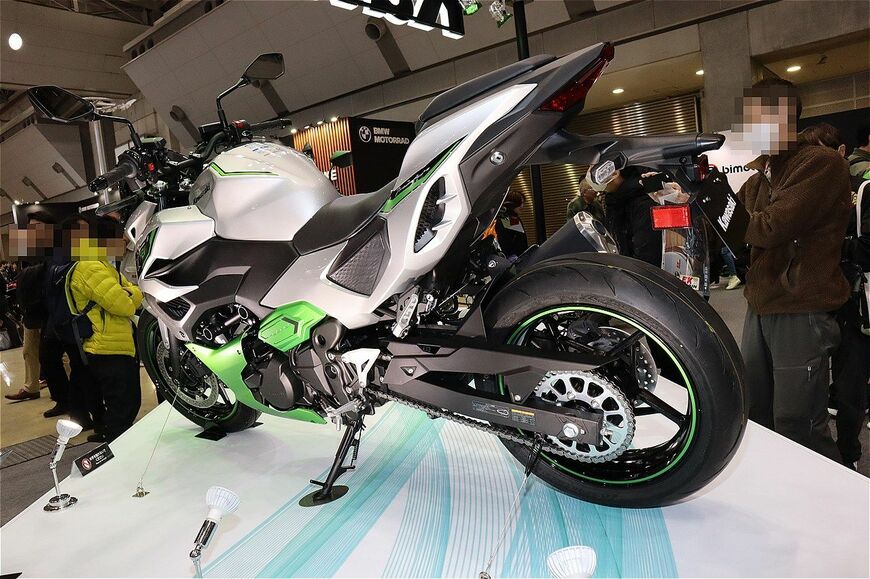カワサキモータース「Z7ハイブリッド」（筆者撮影）