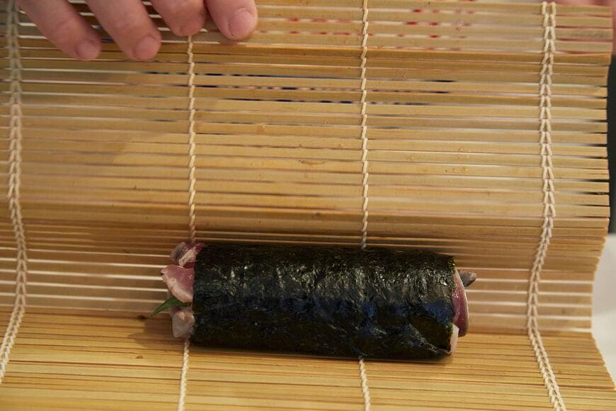  「しめさばの海苔巻き」の出来上がり！