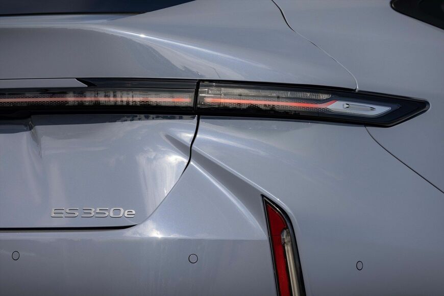レクサス ES350e Luxury Executive（写真：LEXUS）