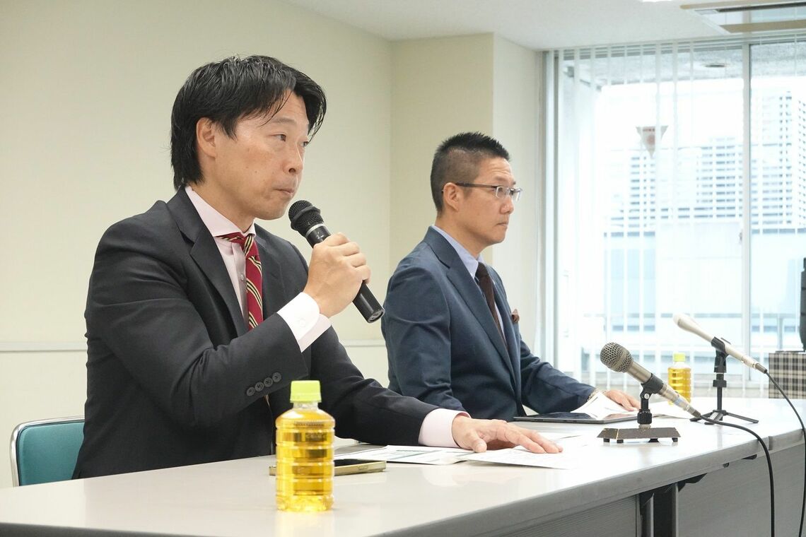 ダイドーリミテッドの会長CEOに就いた山田政弘氏（左）ら