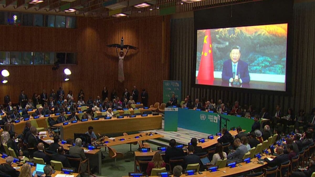 中国､2035年に温室効果ガス7～10％削減目指す 習近平主席が国連気候