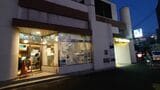 東京メトロの「eスポーツジム 赤羽岩淵店」は赤羽岩淵駅出入り口に隣接していた（筆者撮影）