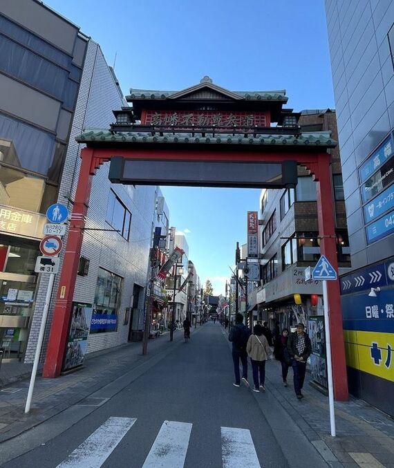 高幡不動尊参道の入口