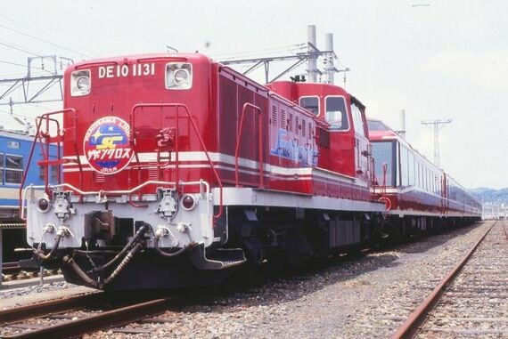 DE10 JR九州 サザンクロス専用機