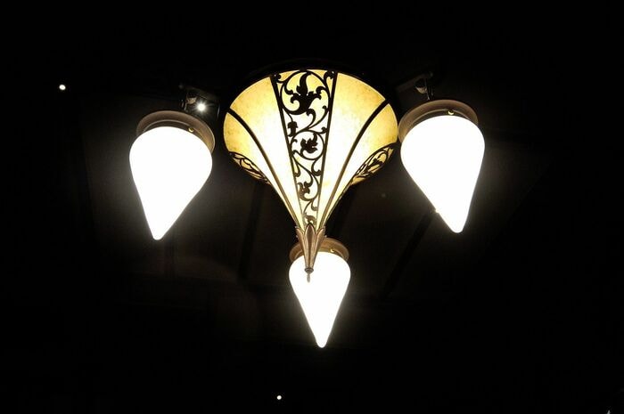 アールヌーボー調の天井照明