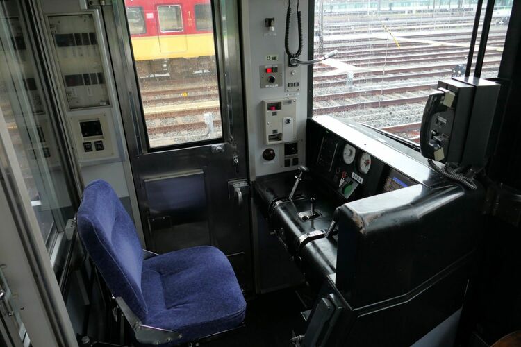 京阪3000系　吊り革 Yahoo!オークション -「つり革 京阪」(鉄道) の落札相場・落札価格