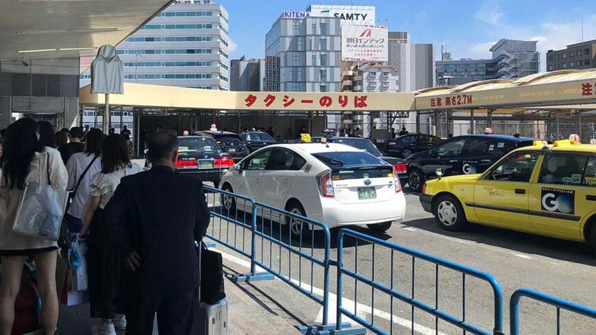 新大阪駅前のタクシー乗り場（2023年）