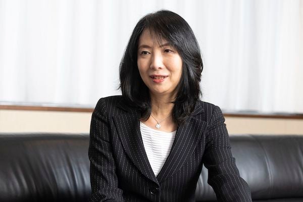 藤沢久美／国内外の投資運用会社勤務、ソフィアバンク代表等を経て、現在、独立シンクタンク・国際社会経済研究所理事長。その間、経済評論家やキャスターとしても活躍。著書に『最高のリーダーは何もしない』等。（撮影：今井康一）