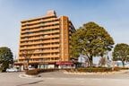 境町駅北側。出入り口はなく、