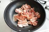 火にかけた豚肉