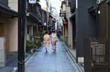 京都の町も人も、まだまだ底しれない魅力をはらんでいる（画像：鴨川さんぽ／PIXTA）