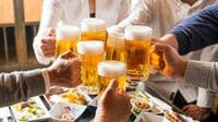 ｢飲酒量が多いほど｣生涯未婚率が高まる事情 酒と結婚は切っても切れない深い関係がある