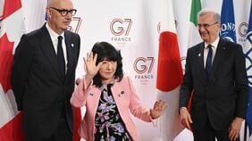 片山財務相､為替動向に｢断固たる措置を取るときは取る｣