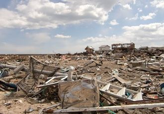 地震、津波、火災の三重苦に、原発の風評被害まで。孤立感高まるいわき市久之浜地区を歩く【震災関連速報】