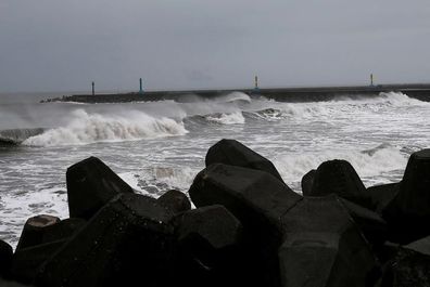 Typhoon Malakas Hits Southern Japan, Heading Toward Tokyo