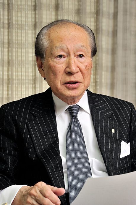 カズオ イシグロに賭けた男の譲れない一線 読書 東洋経済オンライン 社会をよくする経済ニュース