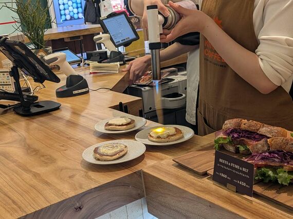 KNOWS COFFEE トリュフバターパンケーキ