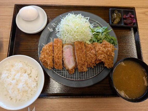 厚切りロースカツ定食
