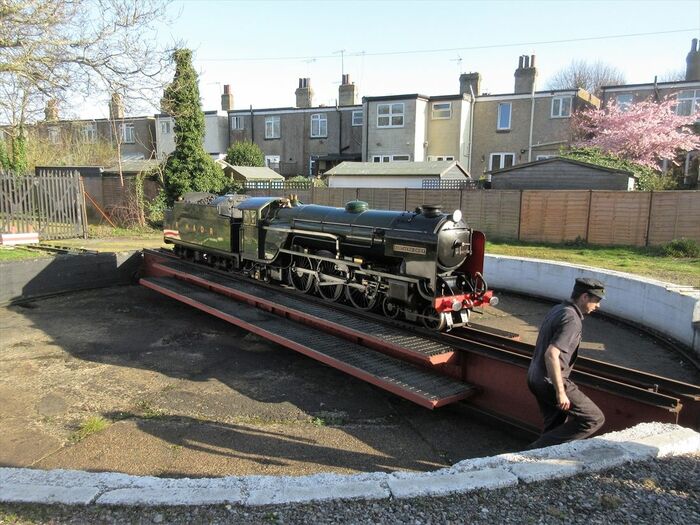 SLの方向転換をするための転車台もある