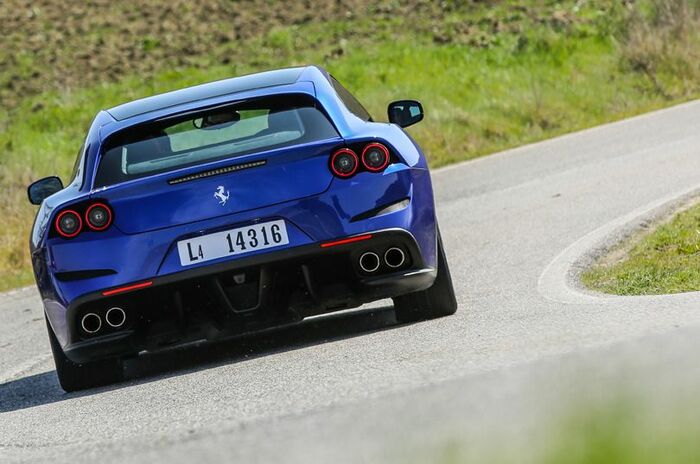 フェラーリ GTC4 ルッソT｜Ferrari GTC4Lusso T