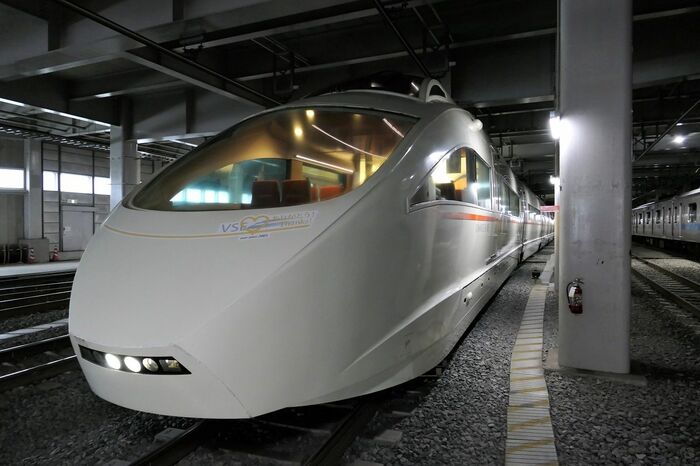 この角度から見るとかなり丸みを帯びている