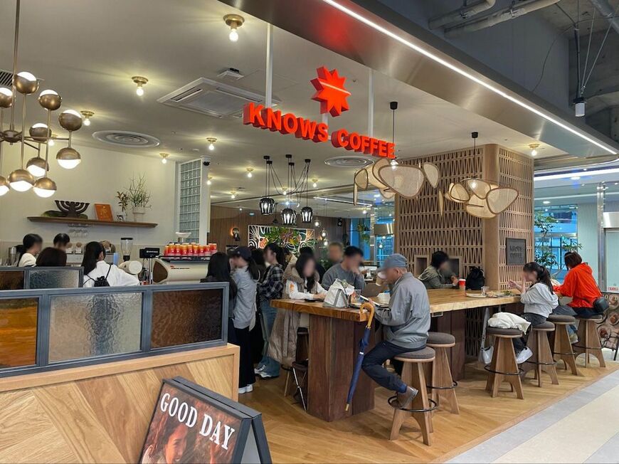 KNOWS COFFEEの店内