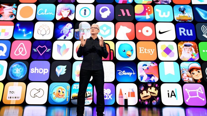 2021年のWWDCでアプリエコシステムについて話すティム・クックCEO（写真：アップル）