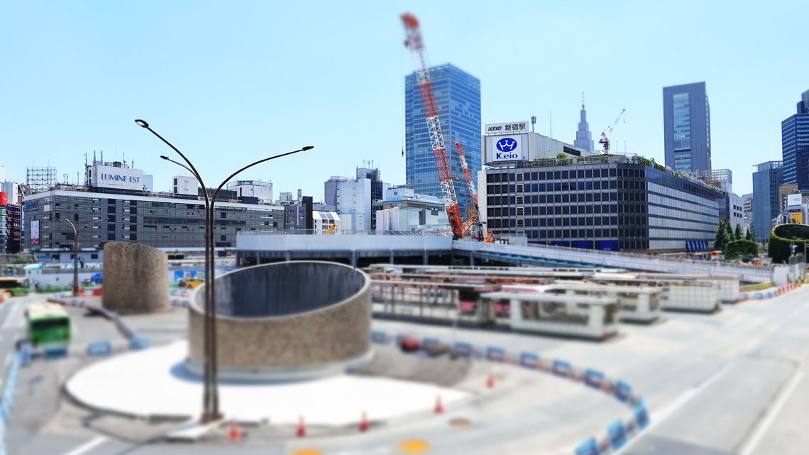 新宿西口の再開発の様子