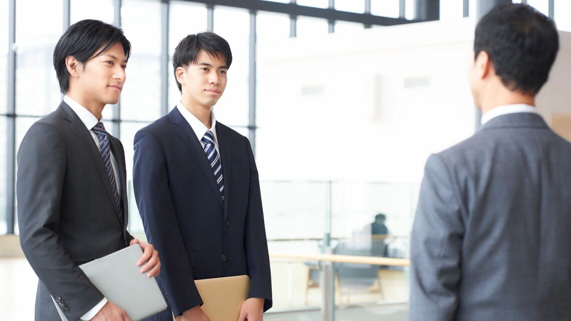 細心の注意を払いたい来客の取り次ぎ。「この会社なら安心」と思われる、来客対応の仕方を伝授します(写真:yosan/PIXTA)