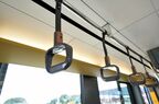 吊り手も工夫を凝らしたデザインだ