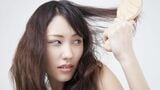 髪の印象は、顔の印象をも大きく左右するという（写真：ペイレスイメージズ1（モデル）／PIXTA）