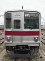 「普通　和光市行き」の表示。東京メトロ線内は「各駅停車」なので実は珍しい（記者撮影）