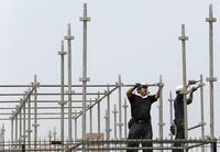 粗利悪化に苦しむゼネコン 受注増でコスト高のジレンマ