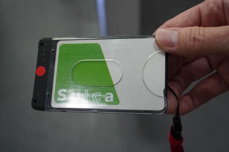 画像 | Suicaカードを携帯するだけで歩いて通過できる次世代改札が登場
