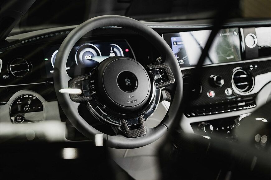 ロールス・ロイス「ブラック・バッジ・スペクター」（写真：ロールス・ロイス・モーター・カーズ）