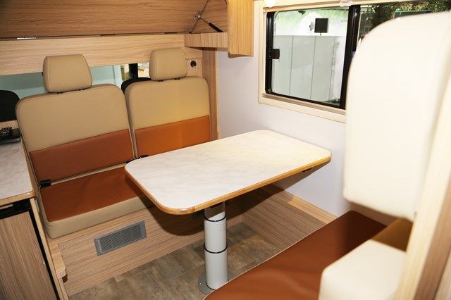 日本特種ボディーのクレステッド アイビス（筆者撮影）