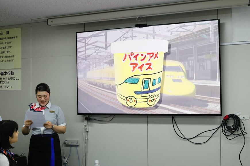 フレーバーだけでなく、パッケージやSNS展開にも言及した、FSN大阪列車営業支店角屋早紀さん（写真：村上悠太） 